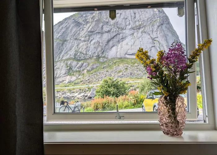 Reinebringen View Reine